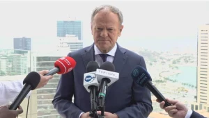 Donald Tusk podczas konferencji prasowej w Angoli