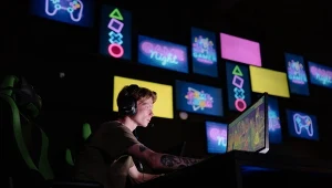 Trafionym prezentem dla gracza są też miękkie podkładki pod mysz lub antypoślizgowe maty na całe biurko