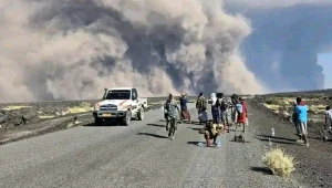 Pierwsza taka erupcja od 12 tys. lat. Słup popiołu wzbił się na 14 km