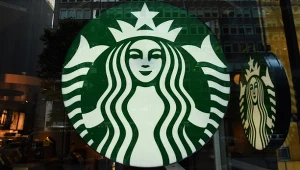 Nowa kampania Starbucksa powinna przyciągnąć tłumy fanów serialu Netflixa. Szkoda, że nie jest dostępna globalnie