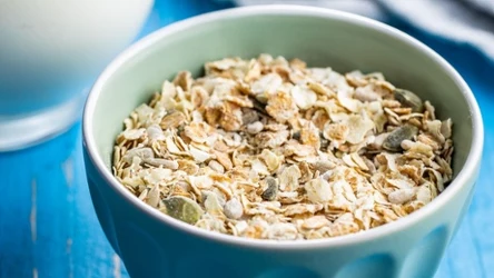Płatki owsiane w połączeniu z dwoma dodatkami sprawiają, że śniadanie nabiera innych wartości odżywczych.