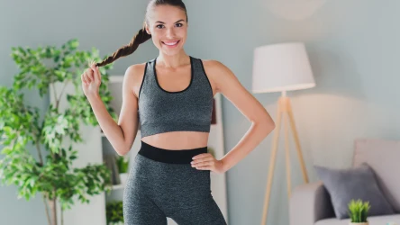 Brzuch można ćwiczyć także na stojąc