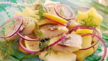 Śledź to prawdziwy superfood - skarbnica kwasów omega 3, jodu i selenu. Ale zanim kupisz, warto sprawdzić miejsce połowu