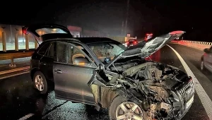 Rozbite audi, które brało udział w zdarzeniu