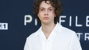 Jego mamę i ojczyma znają w Polsce wszyscy. Ale ojciec to też nie byle kto