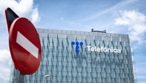 Ponad 5 tys. osób straci pracę. Zwolnienia u giganta telekomunikacyjnego