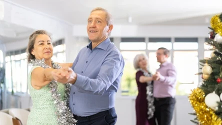 Sylwester można spędzić na przykład w uzdrowisku. Dostępnych jest wiele ciekawych ofert dla seniorów i nie tylko.