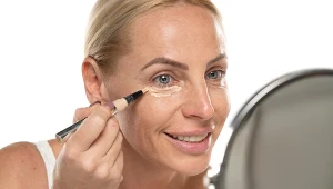 Nie możesz zakryć cieni pod oczami? Prawdopodobnie popełniasz ten błąd