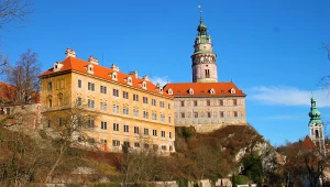 Jeden z największych zamków w Czechach. Składa się z ponad 40 budynków