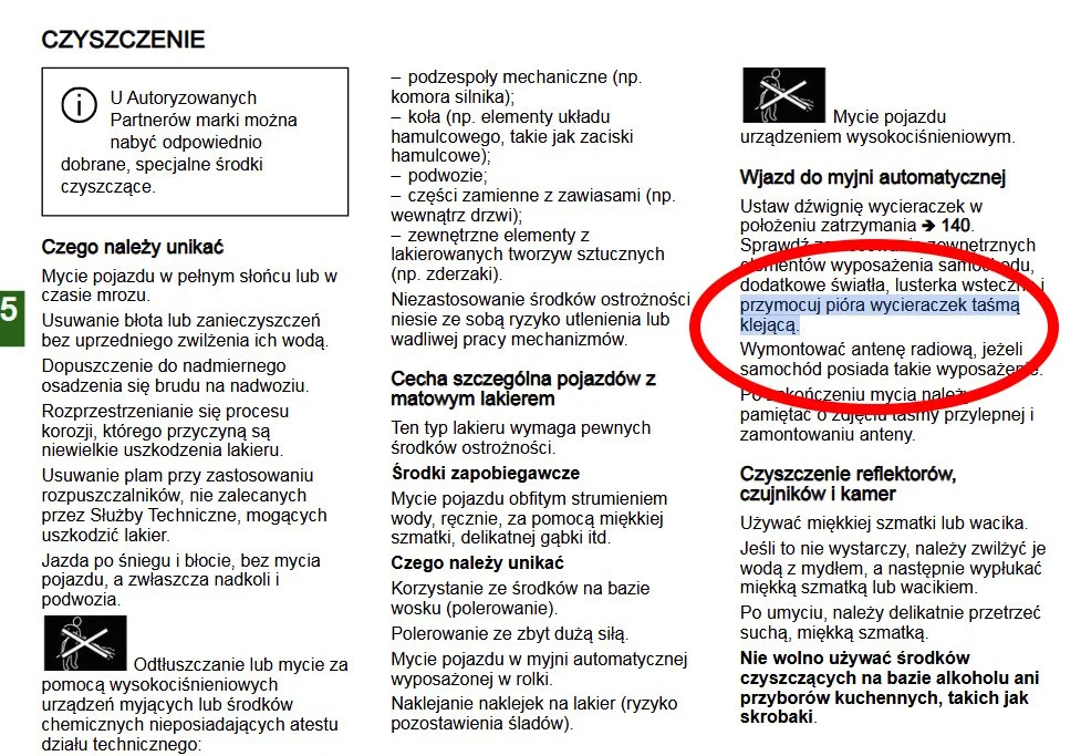 Fragment instrukcji użytkowania samochodu z informacjami dotyczącymi czyszczenia pojazdu, zasadami korzystania z myjni oraz ostrzeżeniem, żeby przykleić pióra wycieraczek taśmą klejącą przed wjazdem do myjni automatycznej.