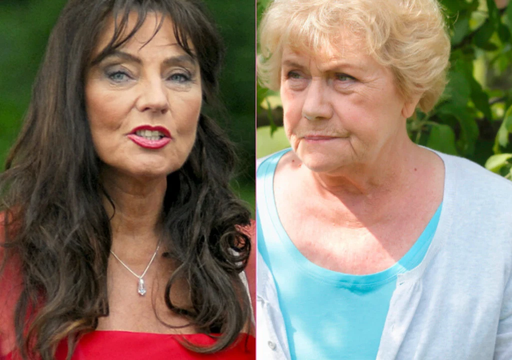 Agnieszka Fitkau-Perepeczko, Teresa Lipowska Dwie starsze kobiety ukazane w różnych sceneriach, jedna w czerwonej sukience z rozpuszczonymi włosami i naszyjnikiem, druga w jasno-niebieskiej bluzce i białym swetrze na tle zieleni.