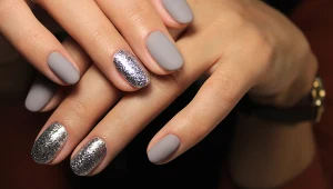 Wielki powrót trendu z lat 80. Taki manicure kiedyś miała każda z nas