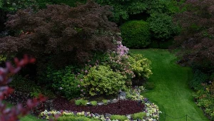 Duży ogród daje wiele możliwości projektowych. Fot. hzyleo/123RF.com