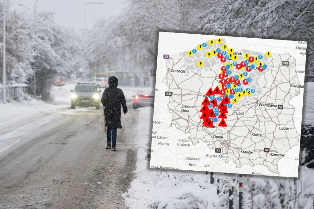 Wielkie przerwy w dostawie prądu. Dotkną kilkadziesiąt tysięcy osób Ośnieżona droga, po której idzie pieszy, mijany przez samochody z włączonymi światłami. W prawym dolnym rogu widoczna jest mapa Polski z kolorowymi oznaczeniami ostrzeżeń, w tym licznymi trójkątami z wykrzyknikiem w centralnej części kraju, co sugeruje...