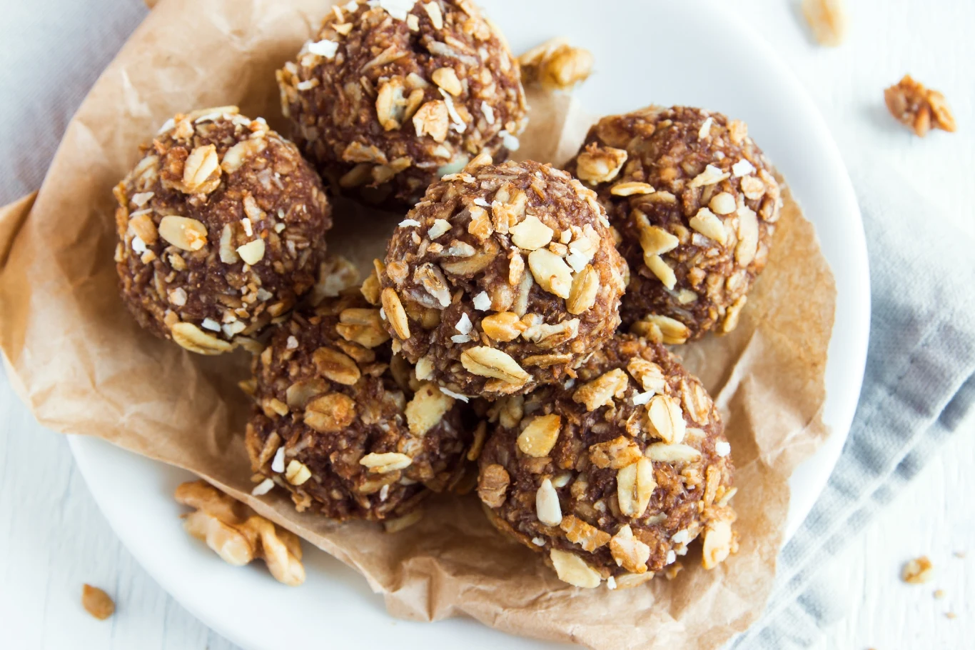 Jak przygotować daktylowe kulki z czekoladą? Jak przygotować daktylowe kulki z czekoladą?