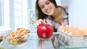 Ta godzina robi różnicę. Jedno jabłko może uruchomić spalanie tłuszczu