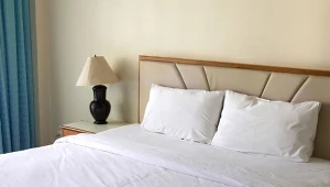 Trik z sodą pomoże na wilgoć i nieprzyjemny zapach w sypialni.