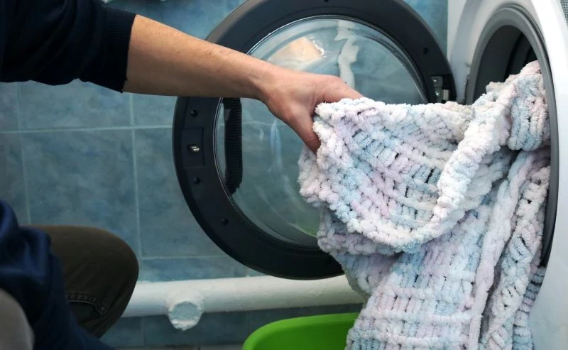 Większość koców można prać w pralce