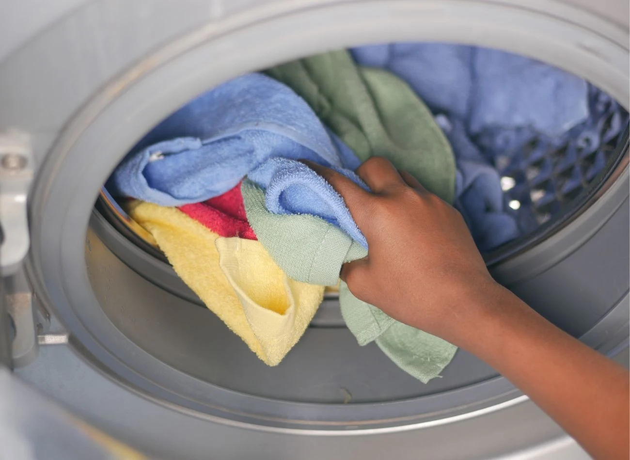 Większość ręczników dobrze znosi pranie w wyższych temperaturach