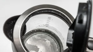 Jak kamień w czajniku wpływa na smak wody i herbaty? Tak się go pozbędziesz