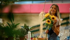 Branża beauty oraz rynek kwiatowy doskonale pokazują, że można skutecznie połączyć artystyczne zacięcie z dochodową pracą