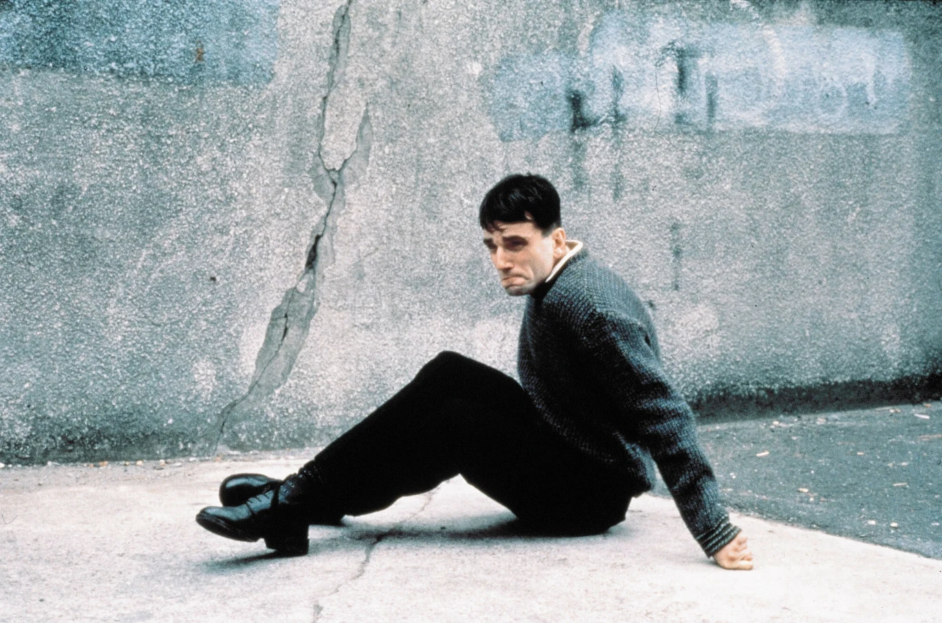 Daniel Day-Lewis w scenie z filmu "Moja lewa stopa"