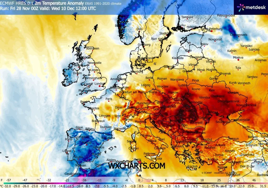 Kolorowa mapa Europy pokazująca anomalie temperatur na tle średniej wieloletniej z zaznaczonymi krajami i miastami, wyraźnie widoczne obszary znacznych odchyleń temperatury powyżej normy w Europie Środkowo-Wschodniej.