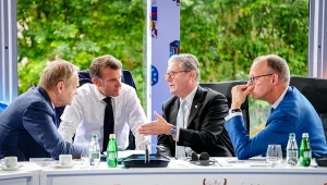 Od lewej: premier Polski Donald Tusk, prezydent Francji Emmanuel Macron, premier Wielkiej Brytanii Keir Starmer i kanclerz Niemiec Friedrich Merz