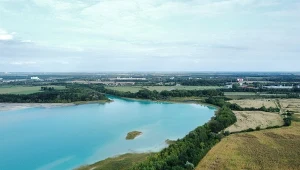 Dlaczego niektóre polskie jeziora nie zamarzają? To wynik działalności człowieka.