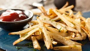 Frytki z pietruszki są zdrowszą alternatywą dla frytek z ziemniaków