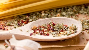 Zdrowy miks przypraw. Działają na stany zapale, metabolizm i odporność