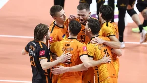 Historyczny wynik blisko. Trener naskoczył na sędziego, seria przerwana