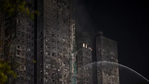 Coraz więcej ofiar, kolejni aresztowani. Hongkong pogrążony w żałobie