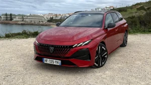 Nowy Peugeot 308 ma pazury i pali 5,5 l/100 km. Oszczędność do 7,4 tys. zł