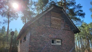 Dzieci wchodziły do niej bez strachu. Stodoła z mroczną historią to unikat