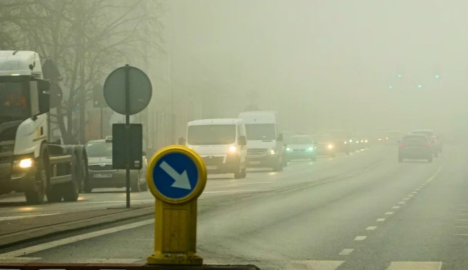 Fatalne warunki na drogach. Marznący deszcz i gęste mgły w całej Polsce