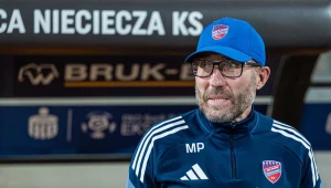 Papszun zaatakowany podczas meczu. Nie darowali mu, trener wyprowadził cios 