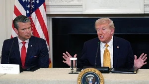 Sekretarz wojny Pete Hegseth i prezydent Donald Trump