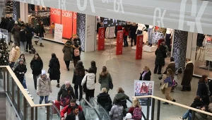 Wielu konsumentów "w trybie przetrwania". Niepewność potęguje niepokój