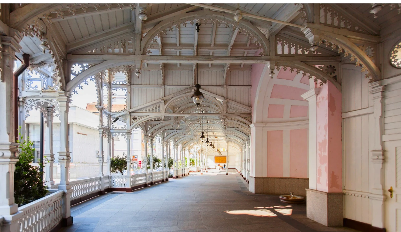 Karlowe Wary - królewskie uzdrowisko z secesyjną architekturą Karlowe Wary - królewskie uzdrowisko z secesyjną architekturą