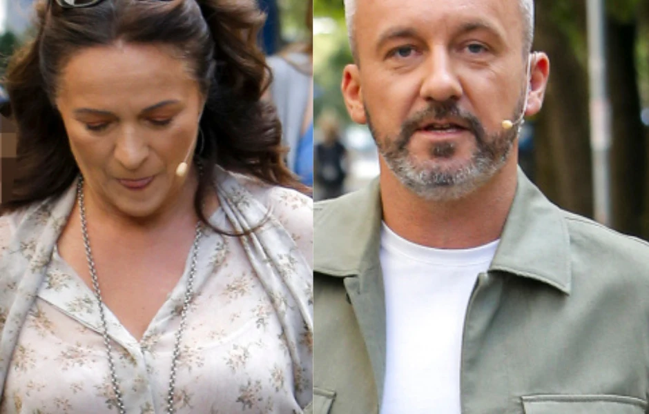 Ewa Drzyzga: Dziennikarka zalała się łzami na antenie Dwie osoby, kobieta z brązowymi włosami i mężczyzna z krótkimi, siwymi włosami oraz brodą, oboje mają przypięte mikrofony nagłowne i znajdują się na zewnątrz, przy ulicy.