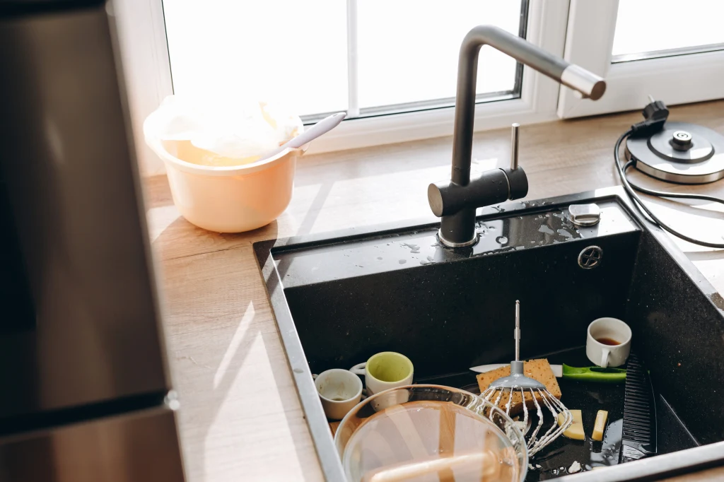 Kamień z czarnej baterii warto usuwać domowymi sposobami Kamień z czarnej baterii warto usuwać domowymi sposobami