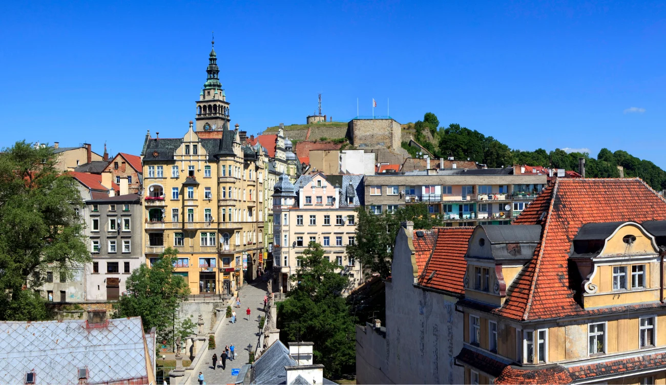 Twierdza Kłodzka góruje nad miastem Twierdza Kłodzka góruje nad miastem