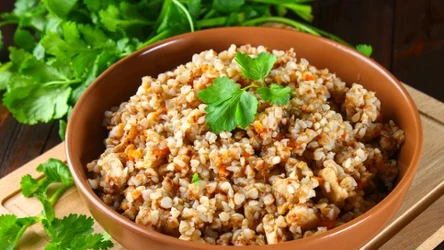 Dodaj kilka do kaszy gryczanej. To połączenie jest nie tylko pyszne, ale bardzo wartościowe.