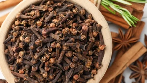 Najbardziej niedoceniona świąteczna przyprawa. Przyda się nawet przed wizytą u dentysty