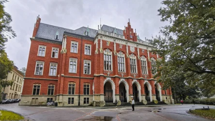 Najpopularniejsze uczelnie i kierunki w Polsce 2025/2026 