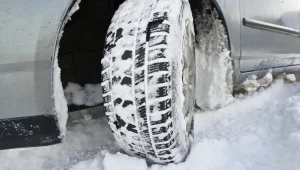 Problem nowoczesnych aut zimą. Jeden błąd i nie ruszysz z miejsca