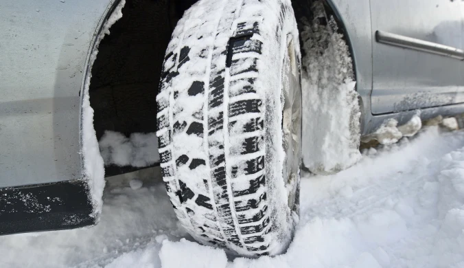 Problem nowoczesnych aut zimą. Jeden błąd i nie ruszysz z miejsca