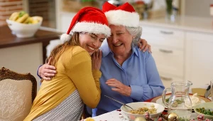 To może zmienić nadchodzące święta. Oto cechy inteligentnej teściowej