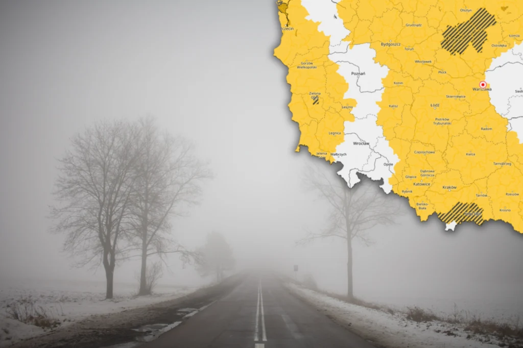 Zamglona, zimowa droga otoczona drzewami z ograniczoną widocznością oraz nałożona mapa Polski z zaznaczonymi ostrzeżeniami meteorologicznymi dotyczących mgieł.